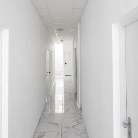 Estudio Moderno Con Piscina A 380 M De La Playa